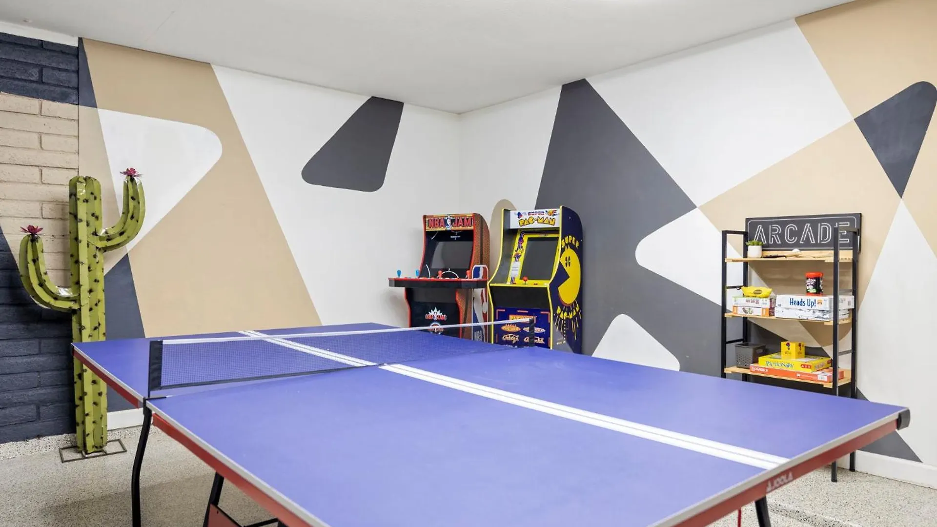 Stylish Home W Hot Tub, Heated Pool & Game Room Φοίνιξ 0*,