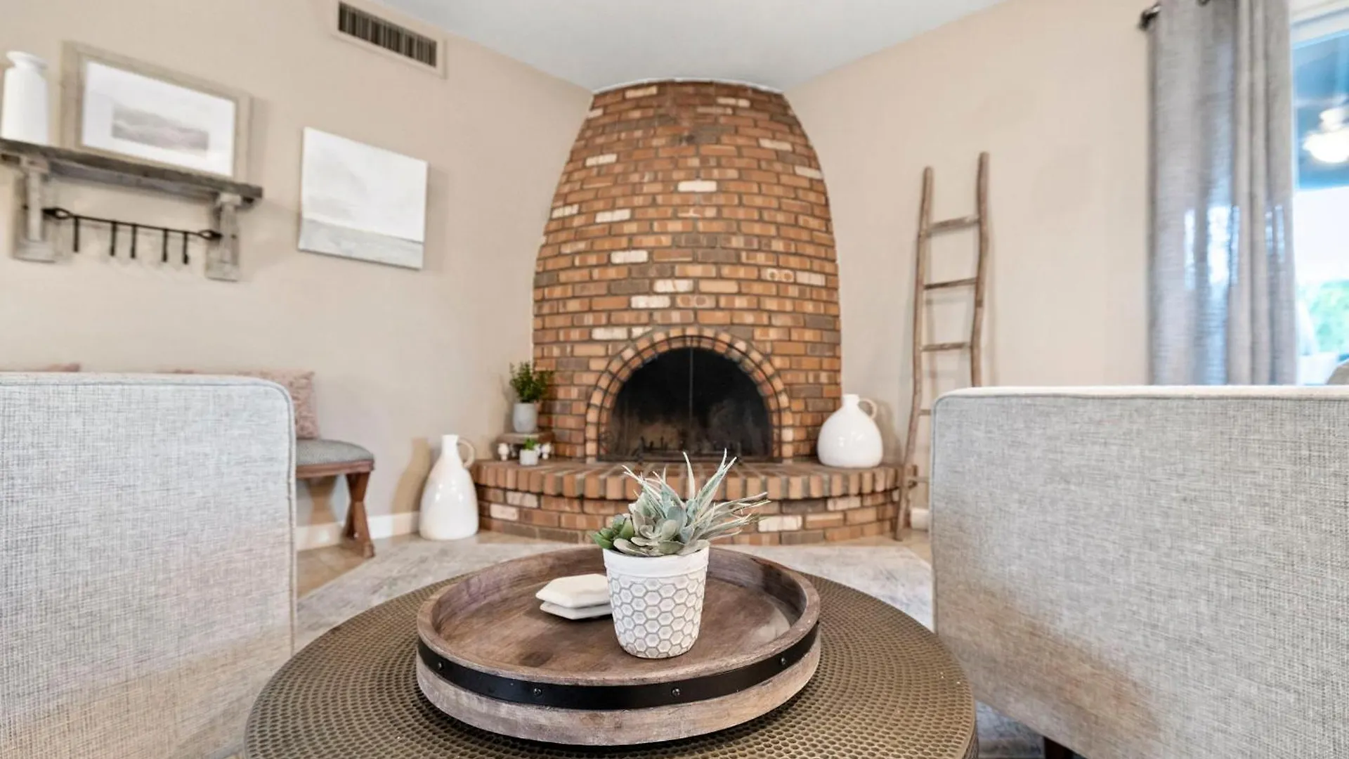 Σπίτι διακοπών Stylish Home W Hot Tub, Heated Pool & Game Room Φοίνιξ